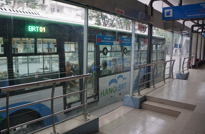 co buyt nhanh brt nhieu nguoi da bo phuong tien ca nhan
