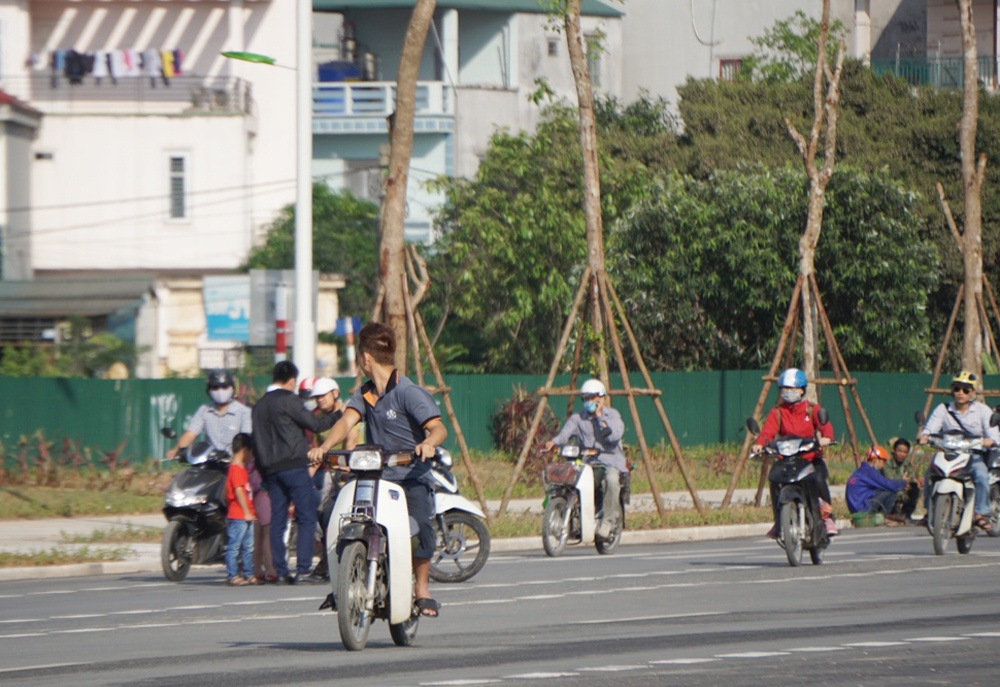 vo tu pham luat tren duong dat vang tran huu duc