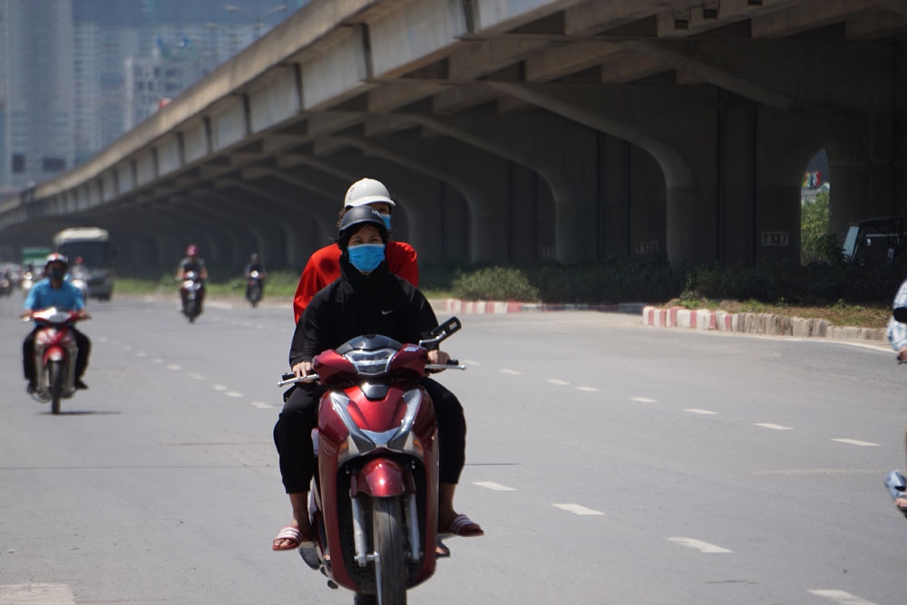 ha noi nguoi dan nam la liet duoi gam duong vanh dai 3 tron nong