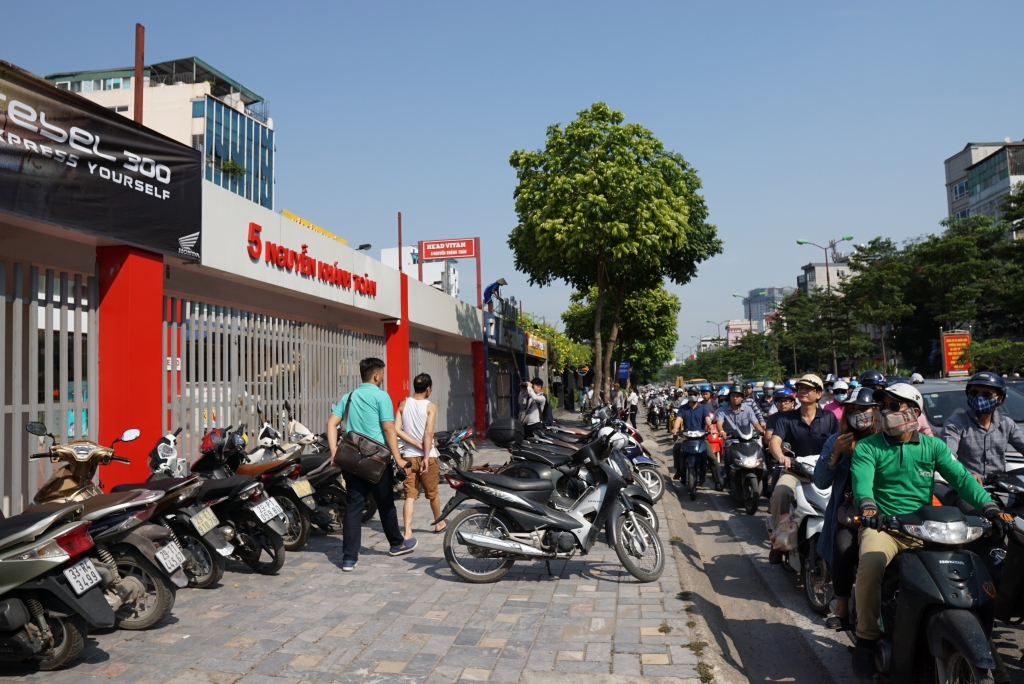 ha noi pha do cong trinh xe thit 14000 m2 dat cong hoa nghia do