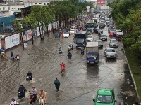 tphcm ngap nang nguoi dan bi bom dat xe ve luc nua dem