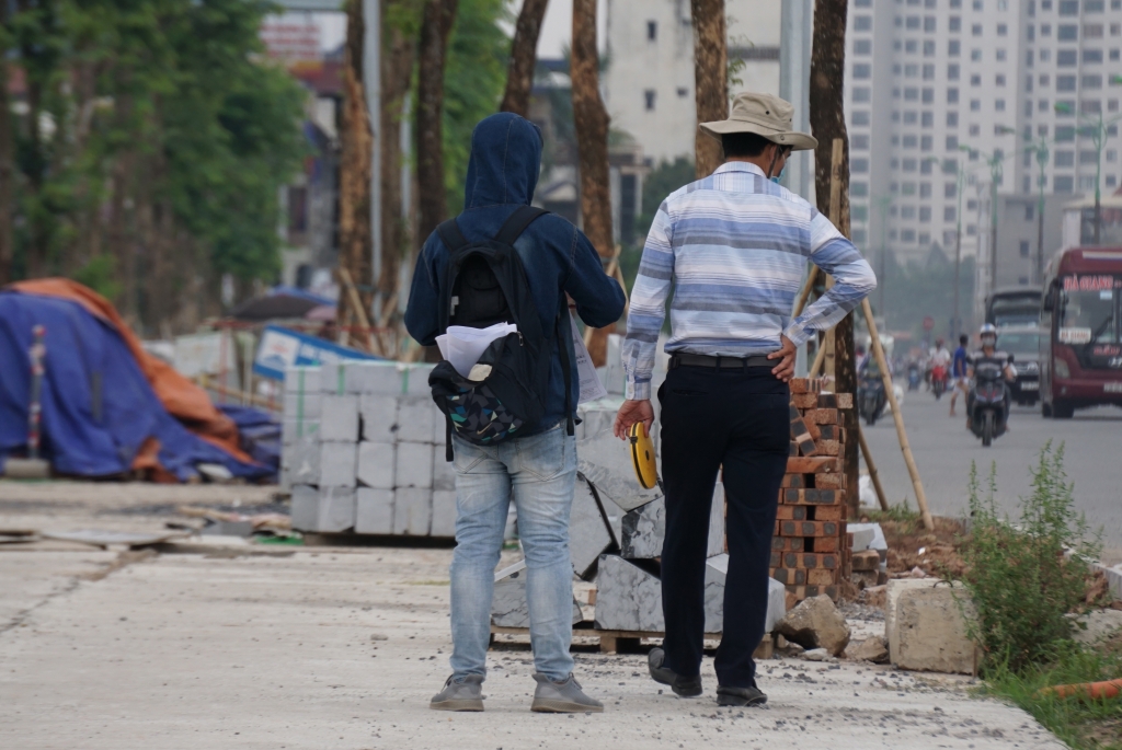 ha noi da tu nhien chua lat via he da vo