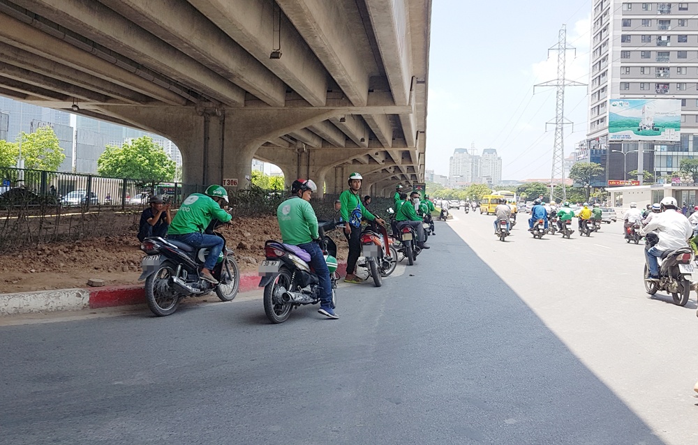 tai xe to grabtaxi ap dat khoa tai khoan khong ro ly do