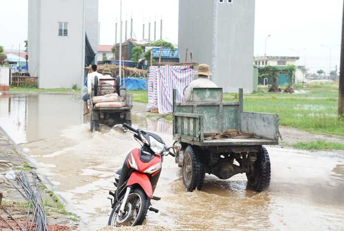 ha noi dan lao dao nghi cach ban nha vi khong mua cung ngap