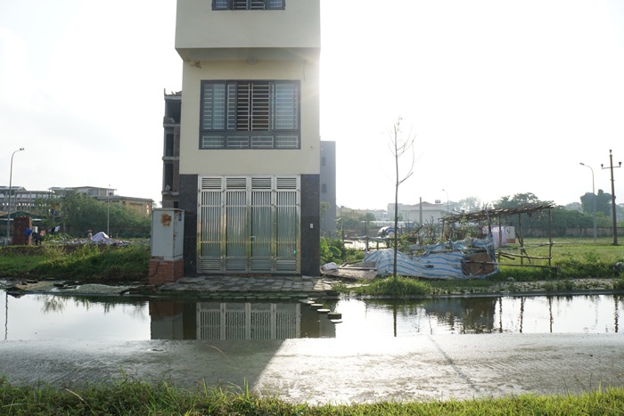 ha noi dan lao dao nghi cach ban nha vi khong mua cung ngap