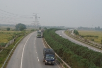 doan dam cuoi than nhien dung xe tran ra cao toc chup anh ky niem