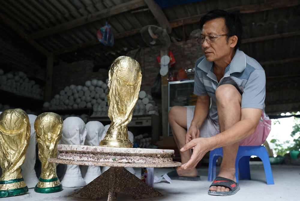 chum anh cup vang fifa san xuat o bat trang xuat khau nuoc ngoai