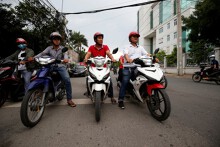 'Hiệp sĩ đường phố' Việt Nam trên báo nước ngoài: Khi đam mê đã 'ăn vào máu'