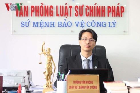 lot de thi ra ngoai du vo y hay co y cung deu vi pham phap luat