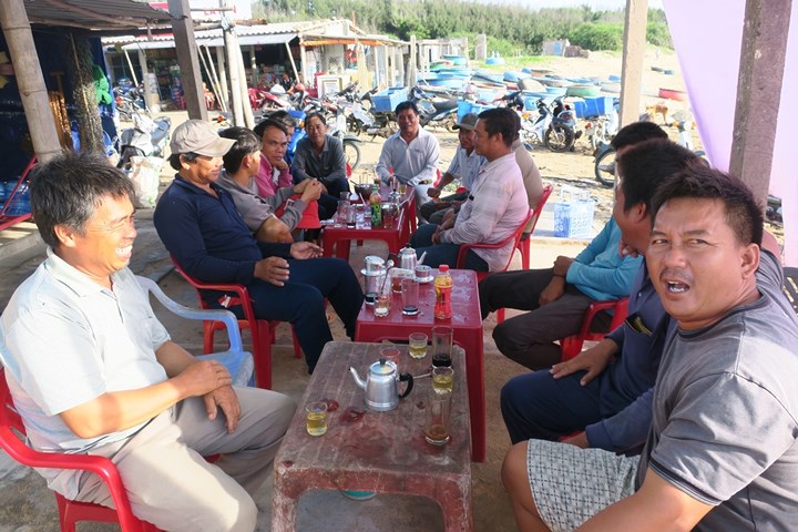 chum anh nhon nhip ben ca buoi rang dong tren dao phu quy
