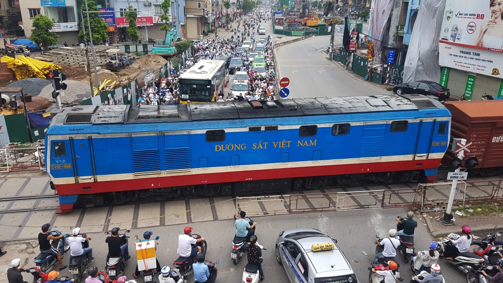 Giảm tải đường bộ, đường sắt 'già nua' sẽ phát triển thế nào? giam tai duong bo duong sat gia nua se phat trien the nao