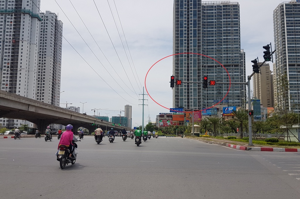 choang canh tap nap vuot den do mua nang nong o ha noi