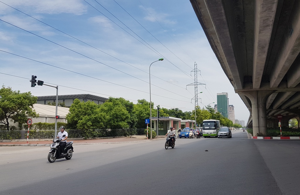 choang canh tap nap vuot den do mua nang nong o ha noi