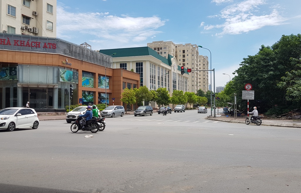 choang canh tap nap vuot den do mua nang nong o ha noi
