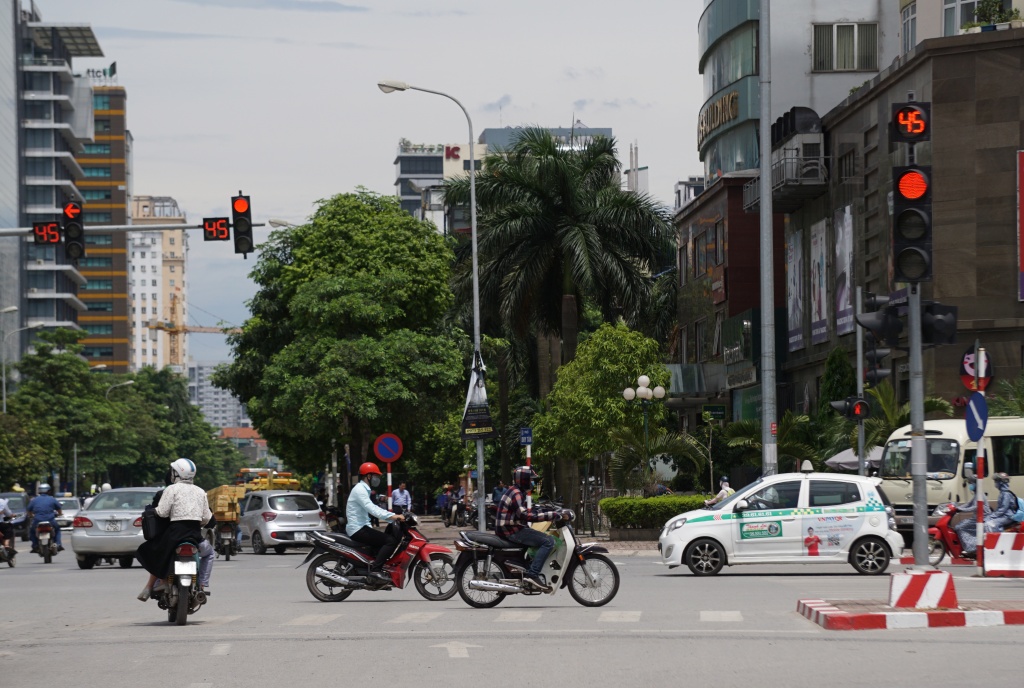 choang canh tap nap vuot den do mua nang nong o ha noi