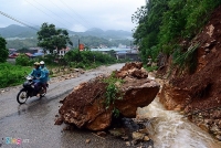 mua trang troi dau gio sang nhieu tuyen duong ha noi menh mong trong bien nuoc
