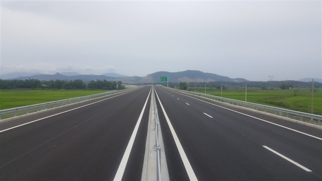 thu phi 65km cao toc da nang quang ngai tu 28 cao nhat la 380000 dong