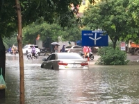 anh che ha noi tho mong nhu mot be boi lon trong con mua