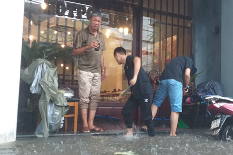 duong pho hai phong cung bien thanh song