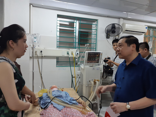 nan nhan bang hoang thuat lai giay phut xe khach lao xuong vuc sau o cao bang
