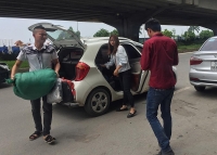 treo thuong cot mo grab bien tai xe thanh nhung co may kiem tien
