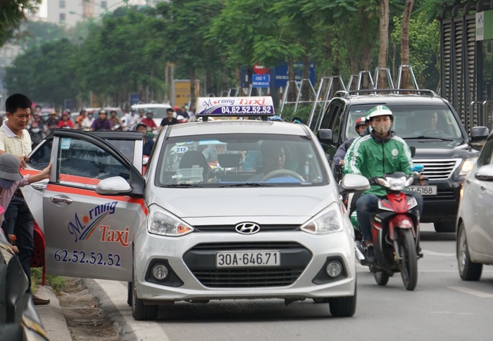 hiep hoi taxi ha noi phan doi nhieu de xuat moi cua so gtvt