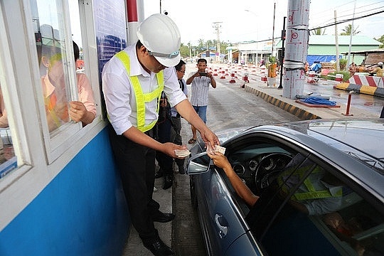 dung tien le qua tram bot cai lay nguoi dan buc xuc la co co so