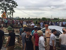 Bộ trưởng GTVT phê bình ngành đường sắt, Nam Định lại xảy ra tai nạn 4 người thương vong