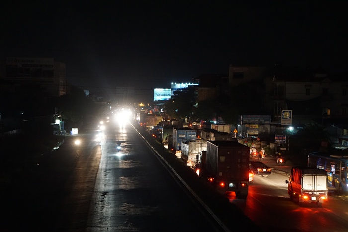 nguoi chan xe o to gia chet ngan tram thu phi ql5 xa tram
