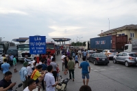 tai xe lai tiep tuc dung tien le vay tram thu phi ql5
