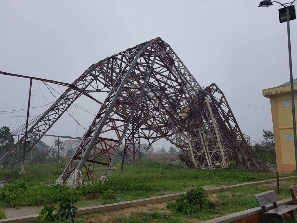 bao so 10 da co 12 nguoi thuong vong chuc ngan ngoi nha hu hong