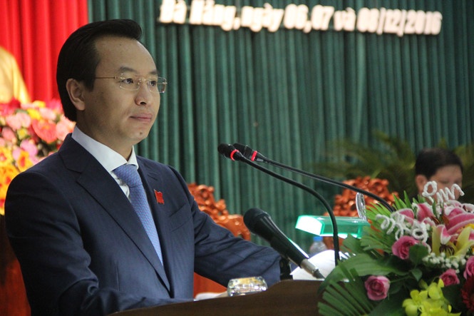 ong nguyen xuan anh bi cach chuc bi thu thanh uy da nang cho thoi uy vien trung uong