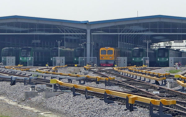 Toàn cảnh đoàn tàu đường sắt trên cao Cát Linh - Hà Đông toan canh doan tau duong sat tren cao cat linh ha dong