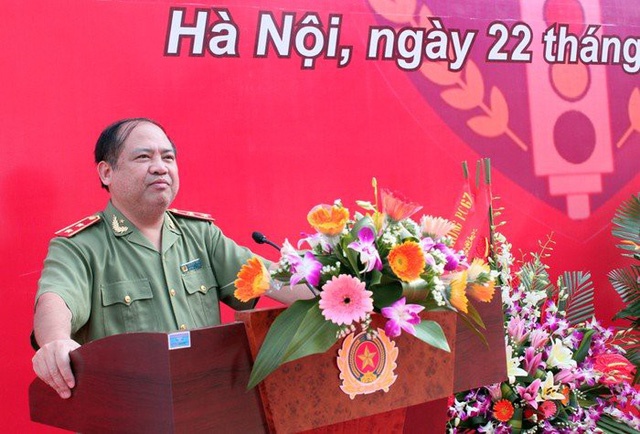 trung tuong cong an bui xuan son bi ky luat canh cao