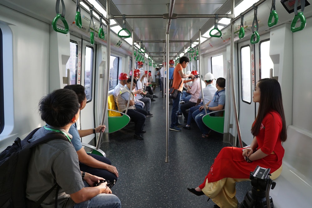 trai nghiem tau cat linh ha dong trong ngay chay thu dau tien