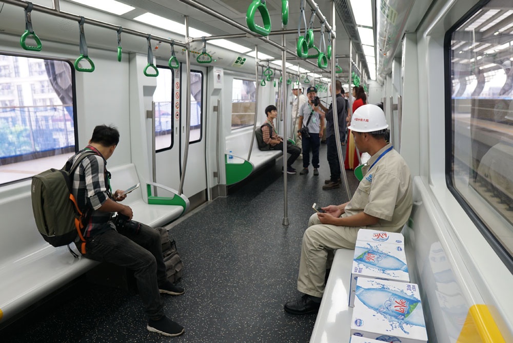 gia ve tau cat linh ha dong se khac ve xe buyt nhu the nao