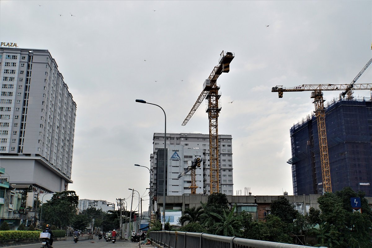 can cau vuon dai ra duong than chet lo lung tren dau nguoi sai gon