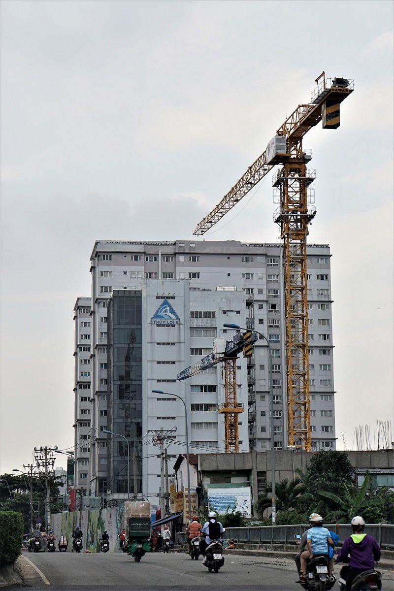 can cau vuon dai ra duong than chet lo lung tren dau nguoi sai gon