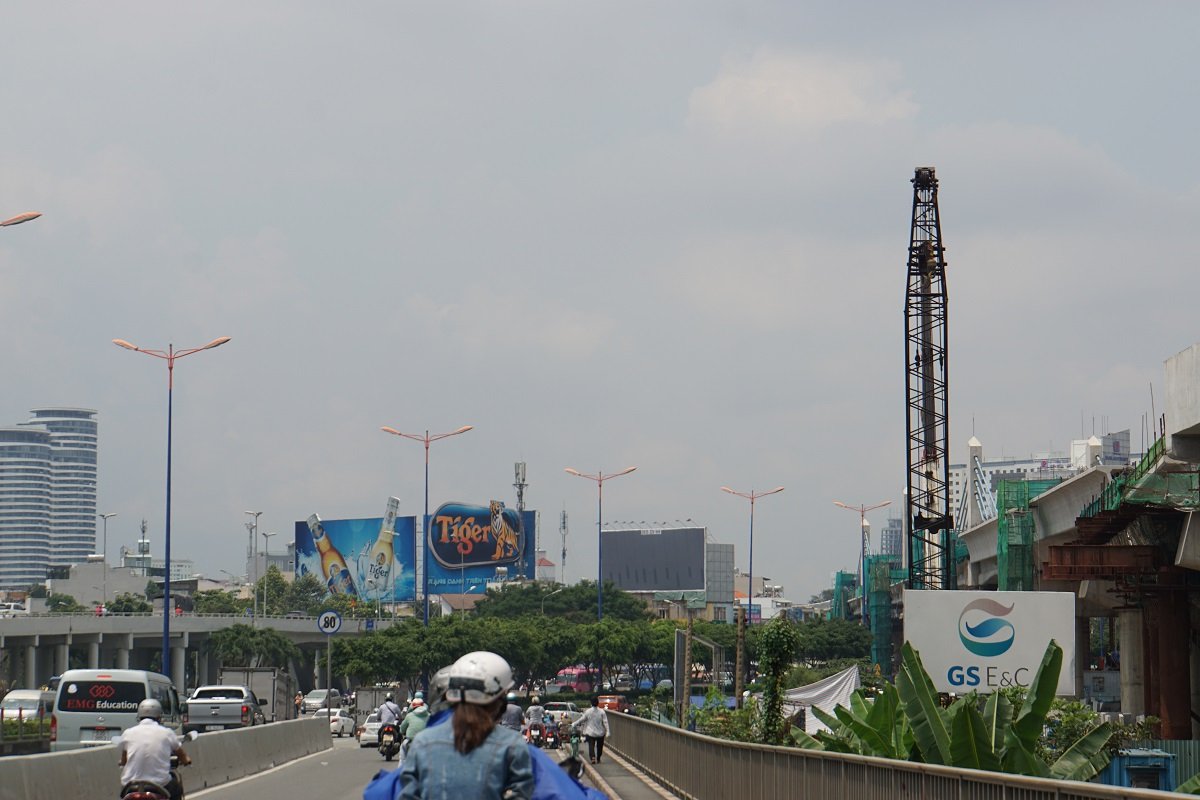 can cau vuon dai ra duong than chet lo lung tren dau nguoi sai gon