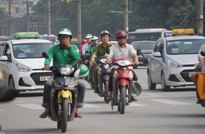 cuoc chien taxi choi chung san can chung luat