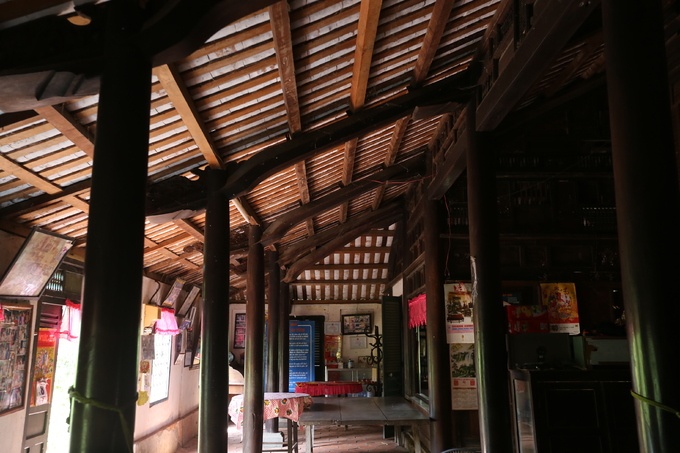 ngoi nha co kien truc hue co hon tram cot o mien tay