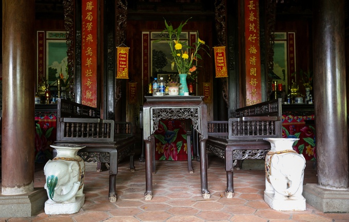 ngoi nha co kien truc hue co hon tram cot o mien tay