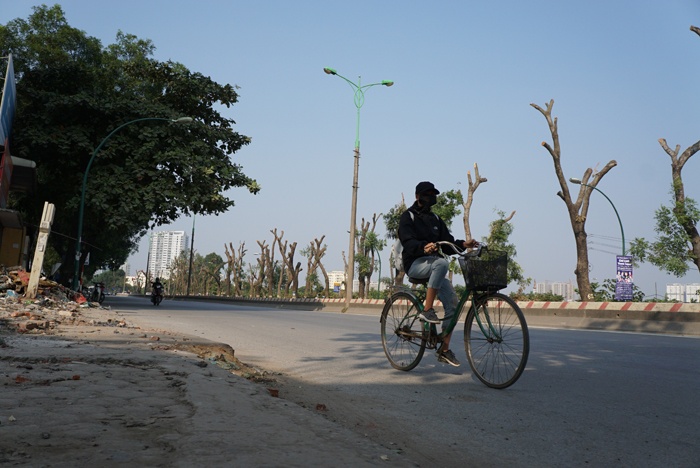 ha noi duong pham van dong la lam vi mat dan mau xanh