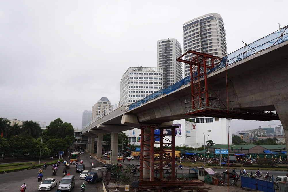 tu than tren dau nguoi dan o du an duong sat nhon ga ha noi