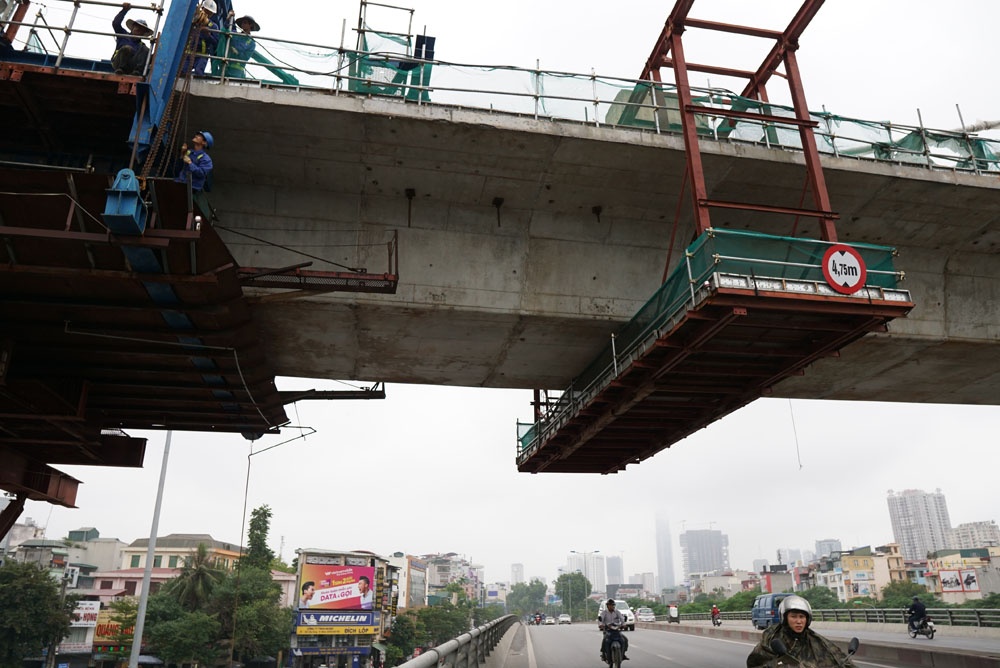 tu than tren dau nguoi dan o du an duong sat nhon ga ha noi