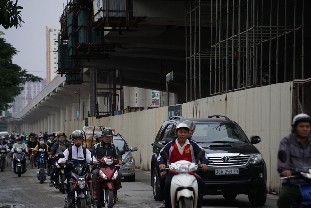 tu than tren dau nguoi dan o du an duong sat nhon ga ha noi
