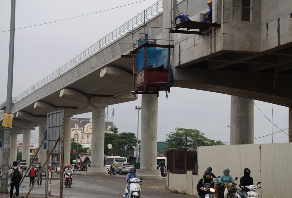 tu than tren dau nguoi dan o du an duong sat nhon ga ha noi