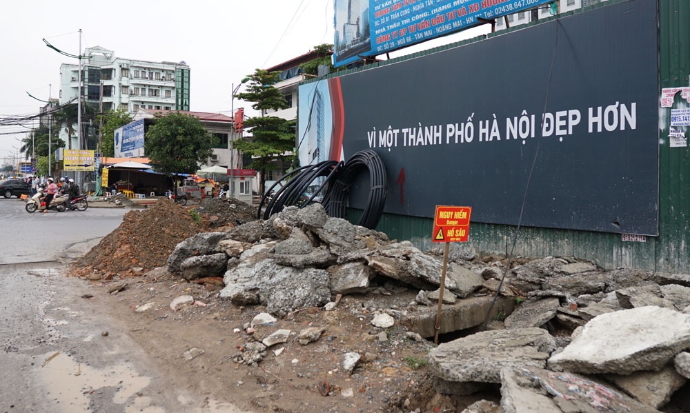 ha noi di duong pham van dong can chu y duoi chan