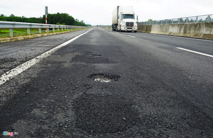 vu ban thau o cao toc da nang quang ngai nha thau chinh van phai chiu trach nhiem