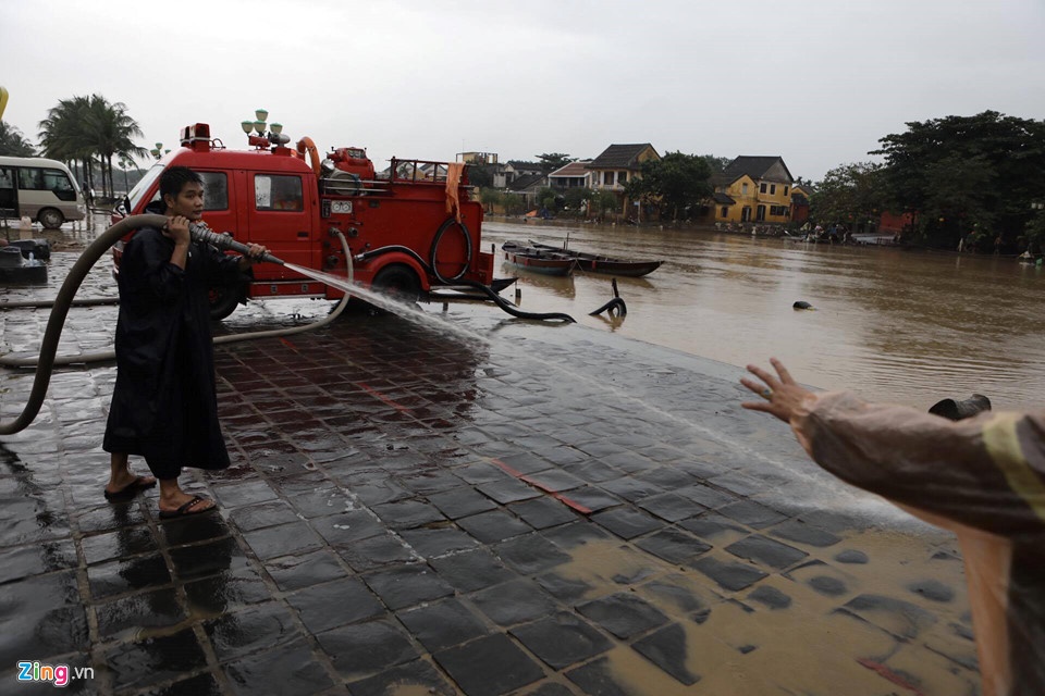 lu rut quan doi cung nguoi dan hoi an tat bat don ve sinh